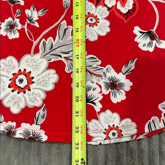 Ann Taylor Red Floral Sleeveless Top - Picture 8 of 10